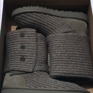 Grey cardy ugg boots